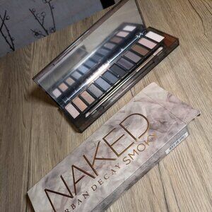 Urban Decay Naked Smoky *BRAND NEW*